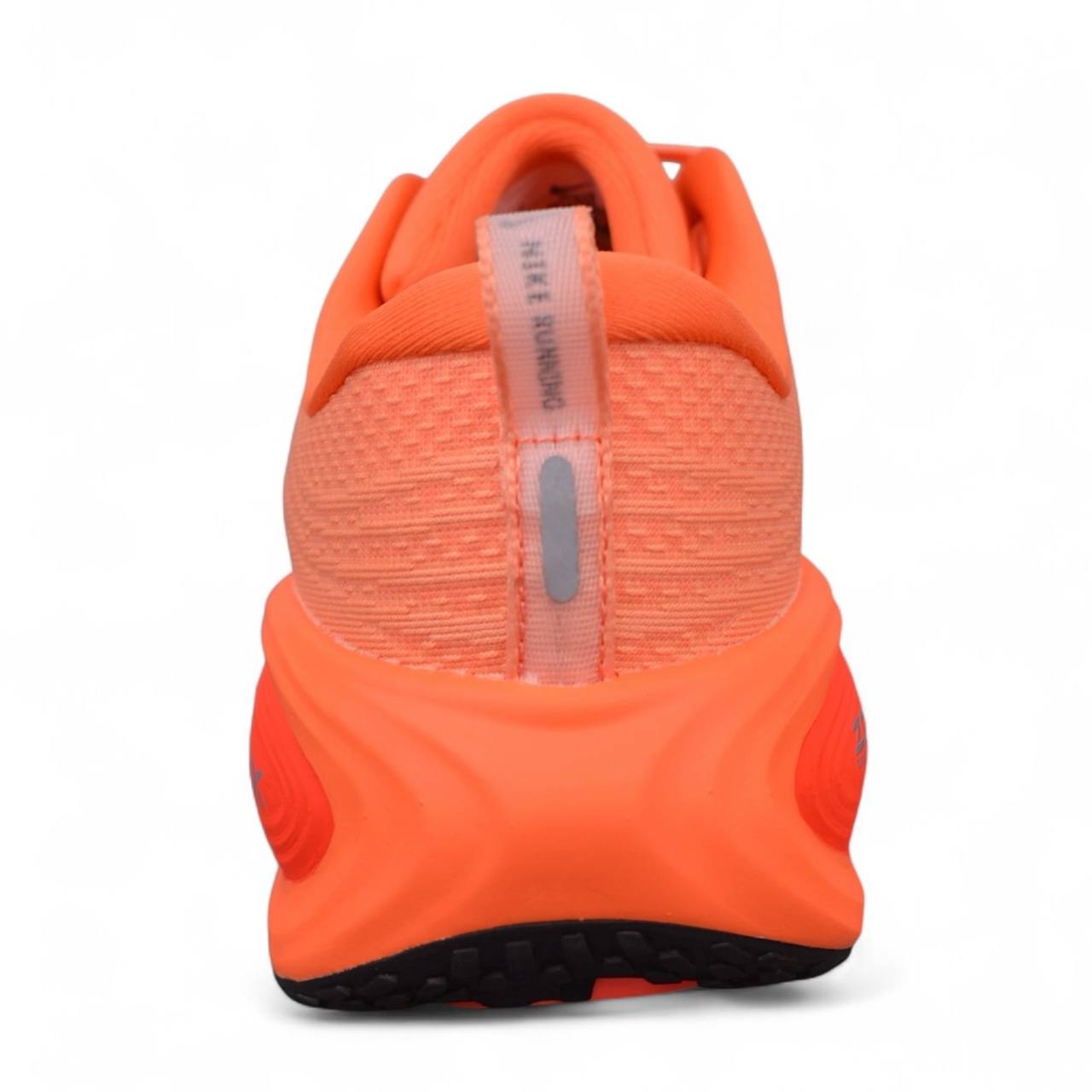 Маратонки Vomero Plus Orange Pulse