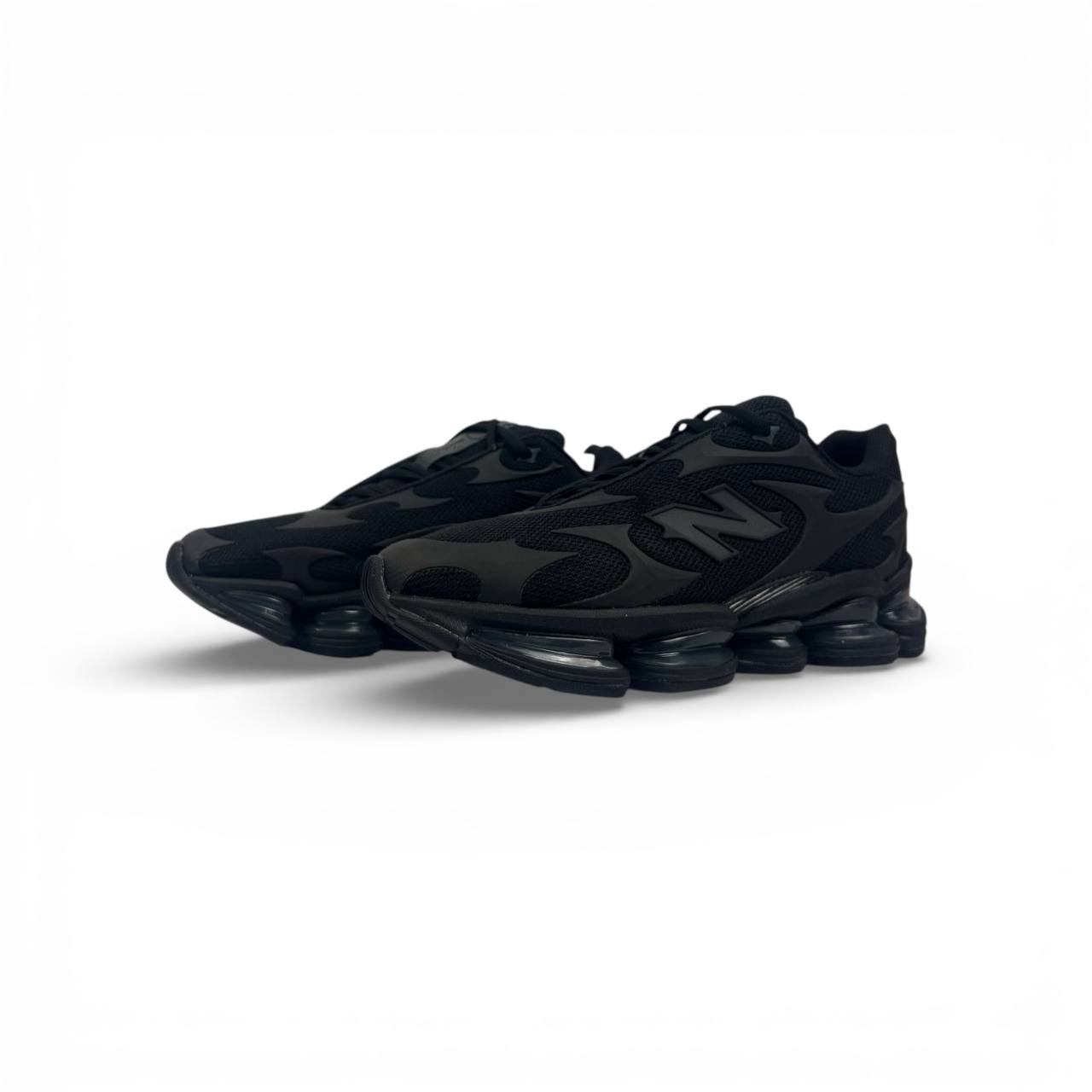 Маратонки New Balance 2000 Triple Black