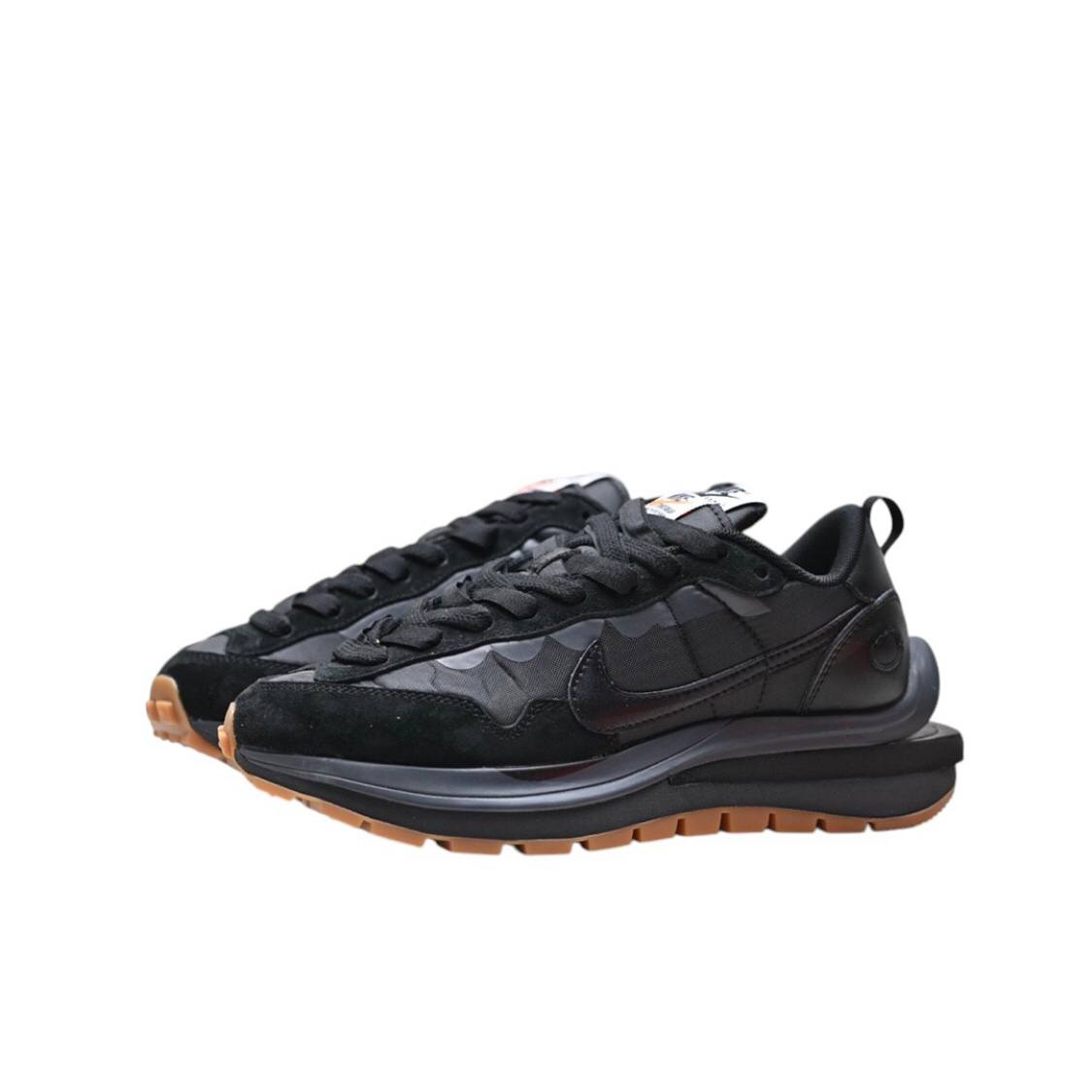 Маратонки VaporWaffle Black & Gum