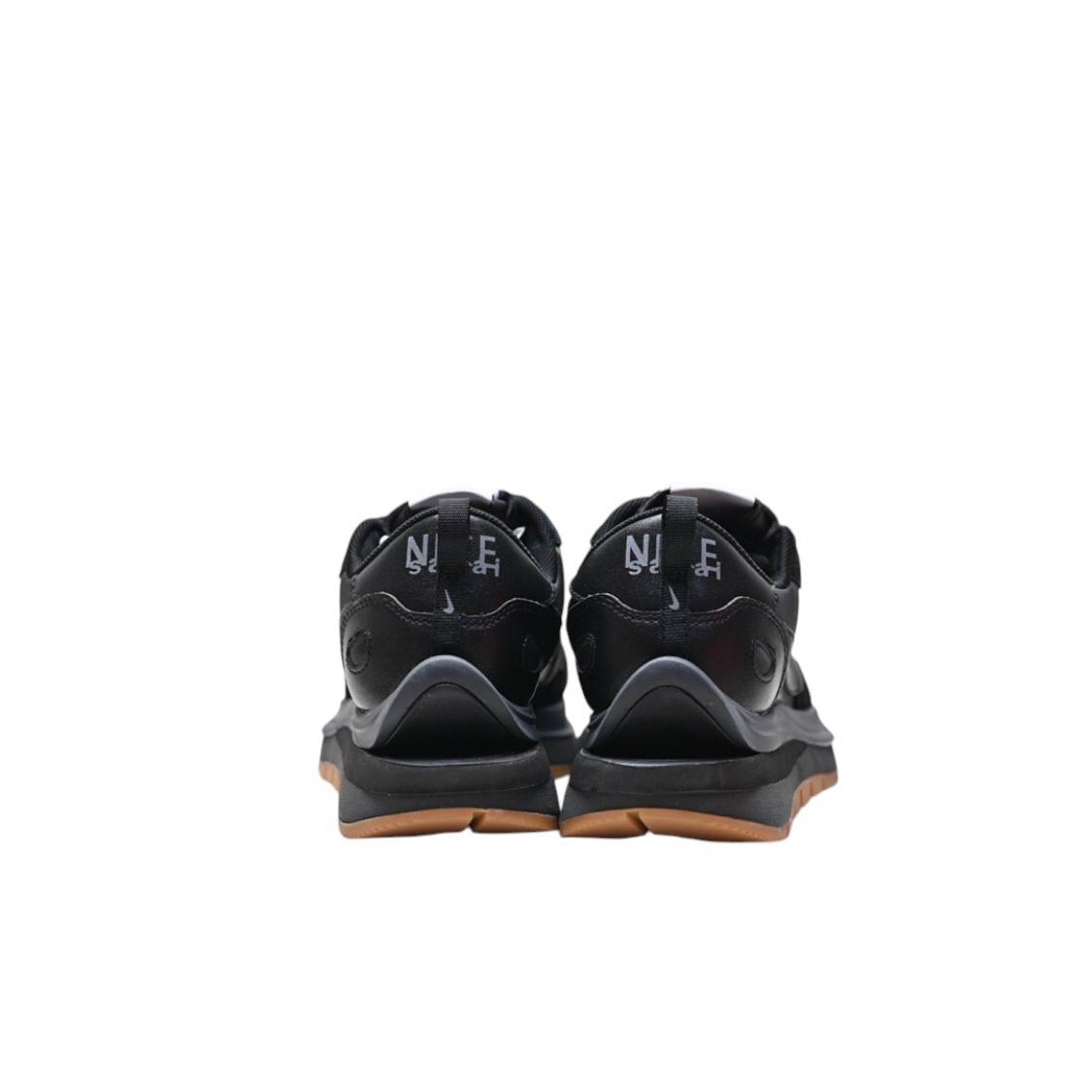 Маратонки VaporWaffle Black & Gum