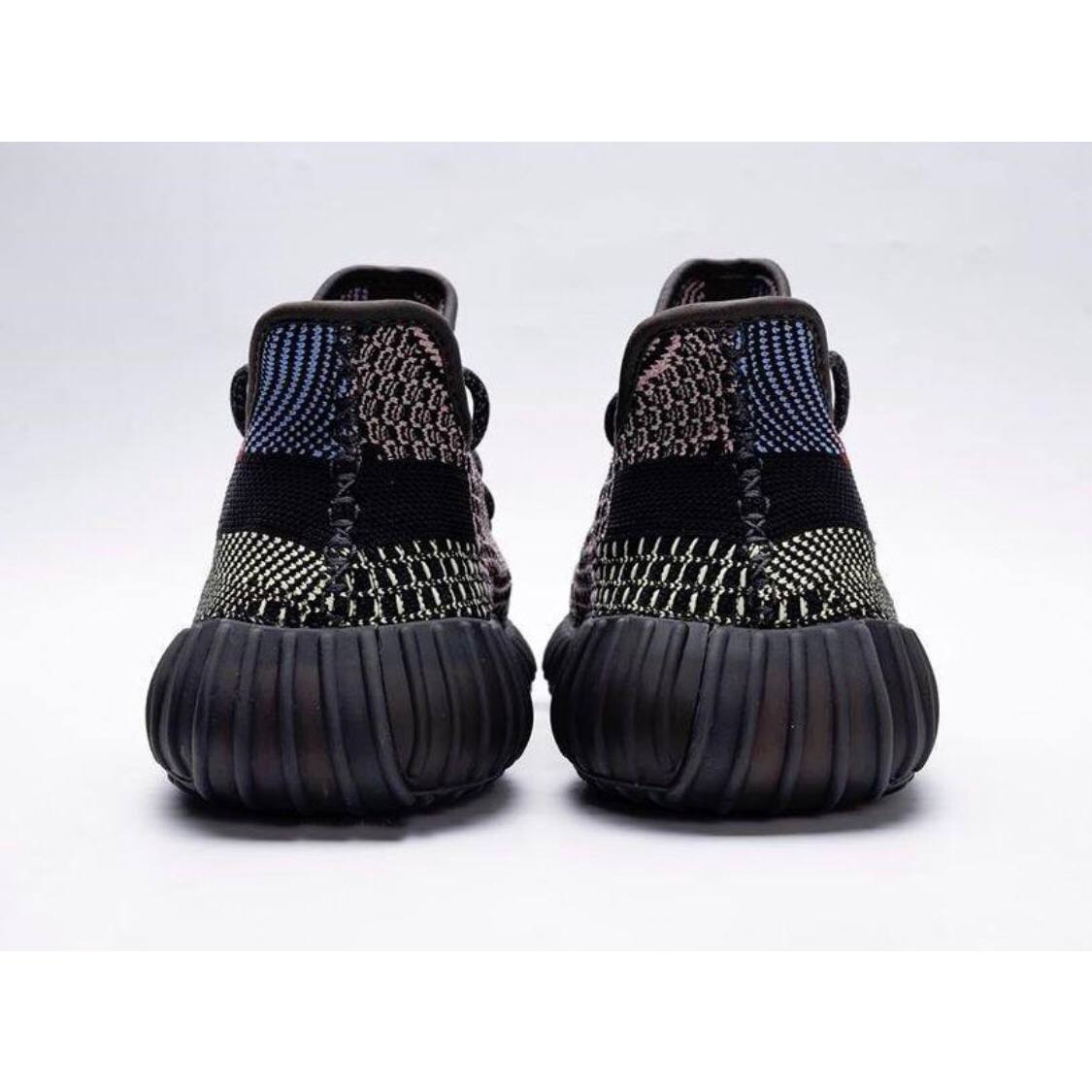 Маратонки Yeezy 350 V2 Yecheil Reflective